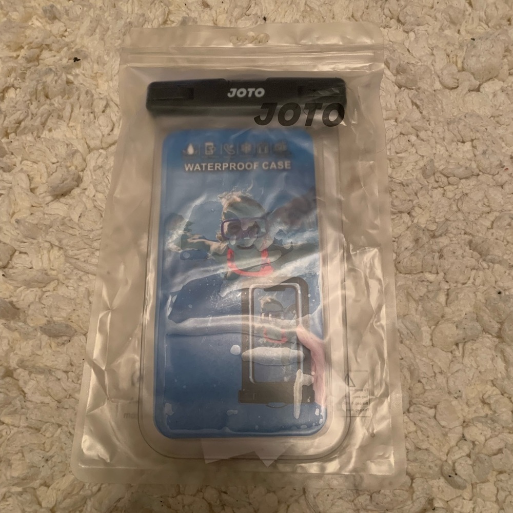 JOTO universal waterproof clear phone case NWT up to 6.0”